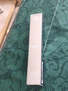 Tom Ford Soleil Gloss Luxe — 08 inhibition
